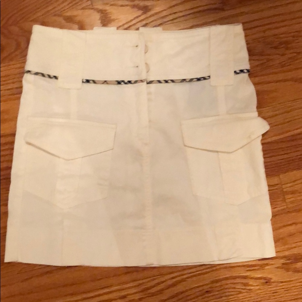 Burberry white mini skirt